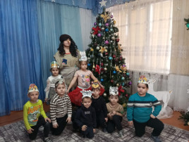 Развлечение "Прощаемся с елочкой" Развлечение "Прощаемся с елочкой".